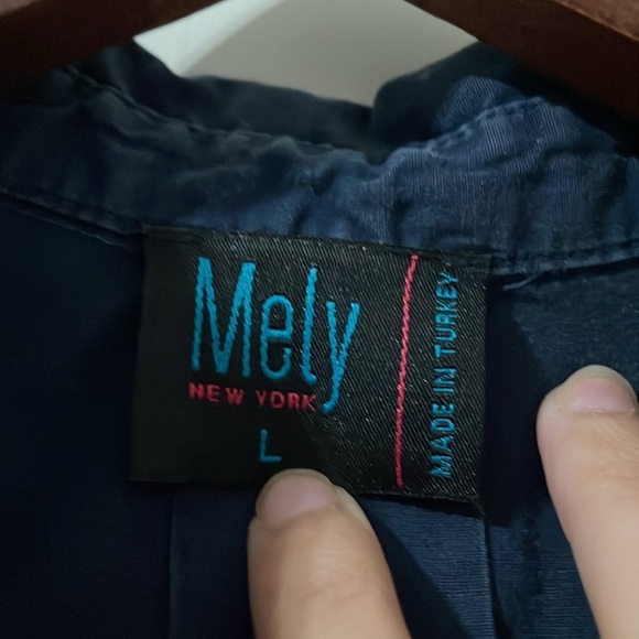 Stylish Blue and White Sleeveless Dress - Picture 2 of 5